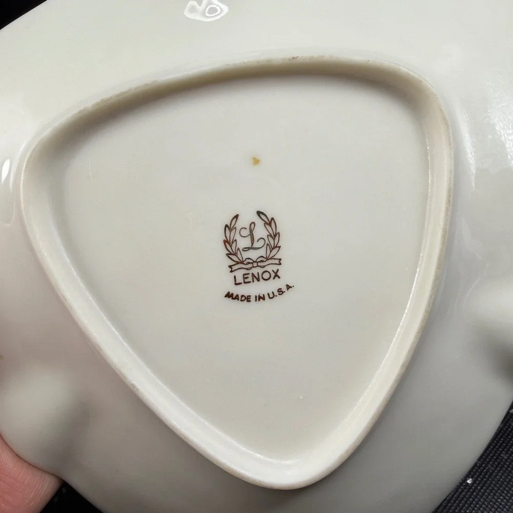 Lenox Vintage Porcelain Triangular Ashtray Trinket Dish Gold Trim Ivory‎ Cream